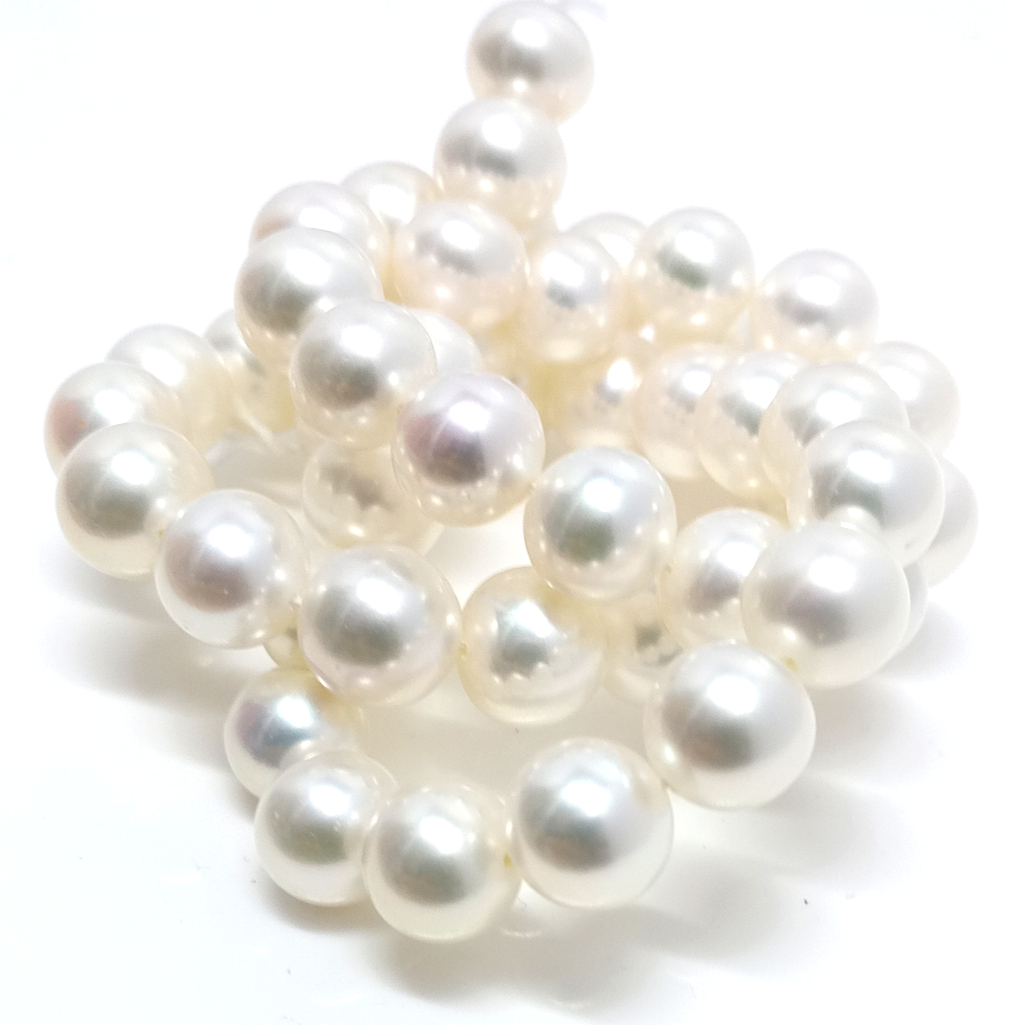 White AAA 9-10mm Round Pearls Strand